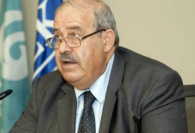 خليفة يحذّر من «جريمة أثرية» في نهر الكلب ويطالب وزير الثقافة بوقف البناء المخالف فوراً