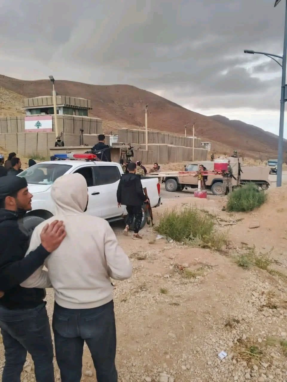 ما حقيقة تطويق مركز الجيش  قرب الحدود اللبنانية السورية؟