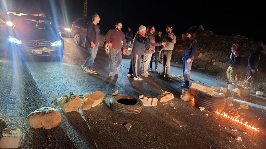 صادرها الجيش.. أصحاب شاحنات التهريب يقطعون طريق عرسال!