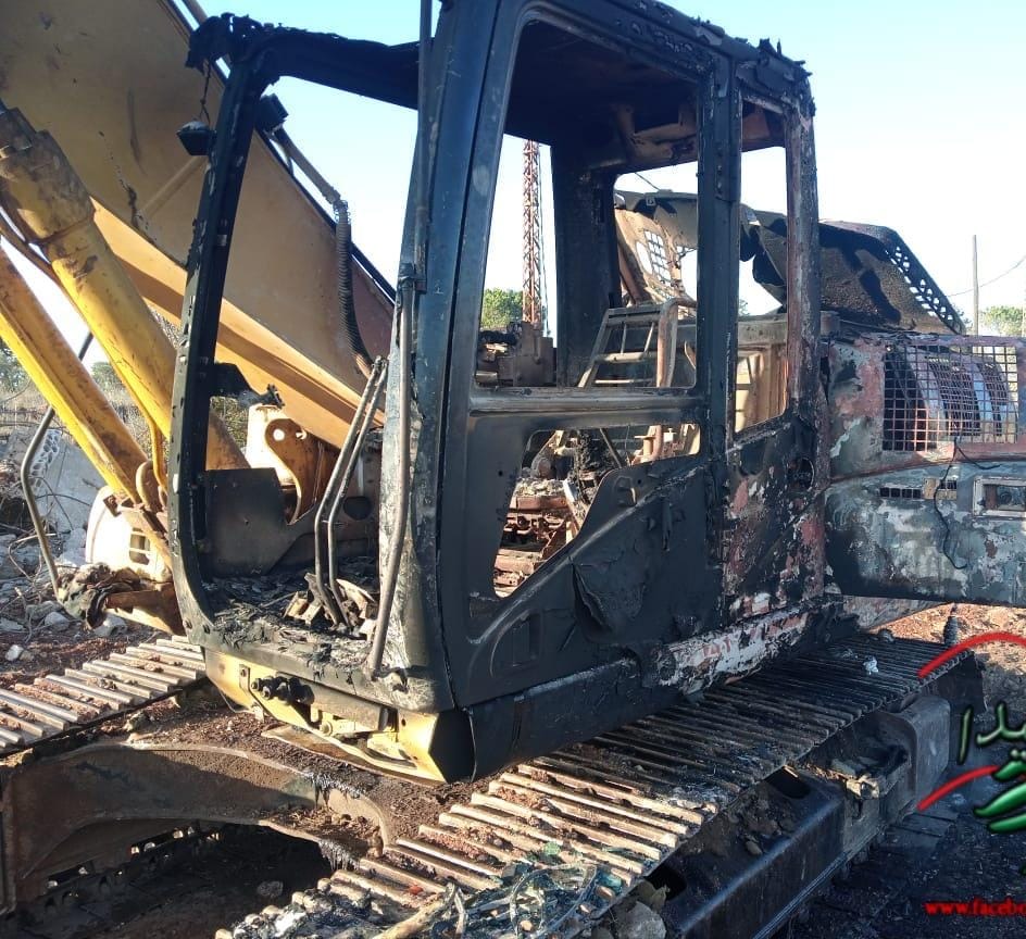 قنبلة إسرائيلية على حفارة في بلدة بليدا وإندلاع النيران