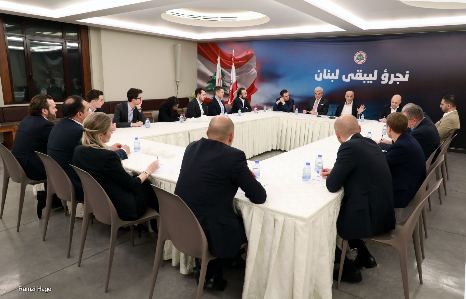 جعجع استقبل وفدًا اقتصاديًا دوليًا لبحث سبل استقطاب الاستثمارات إلى لبنان