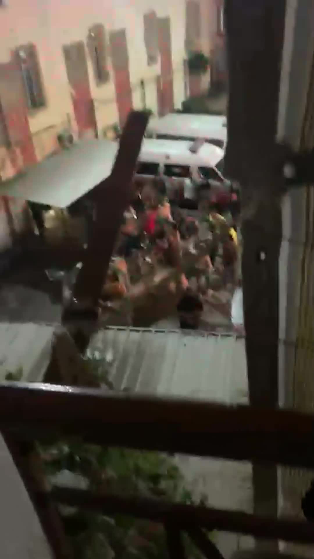 بالفيديو - ارتفاع حصيلة ضحايا غارات عين الحلوة إلى 23 قتيلًا و97 جريحًا