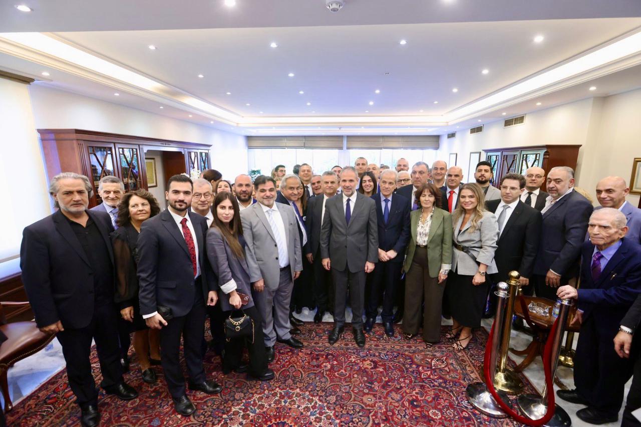 وفد من القوات اللبنانية يزور نقيب المحامين عماد مارتينوس: دعم للعمل النقابي ومعركة الحريات والسيادة