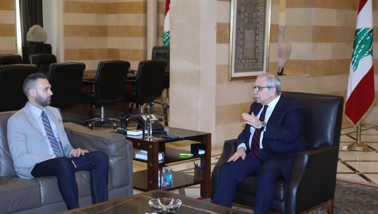 سلام يناقش مع جنبلاط وأبو فاعور المستجدات السياسية… ووفد العشائر العربية يطرح ملفات السيادة والوظيفة العامة والعدالة القضائية