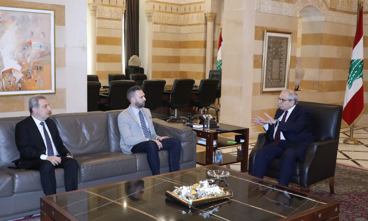 سلام يناقش مع جنبلاط وأبو فاعور المستجدات السياسية… ووفد العشائر العربية يطرح ملفات السيادة والوظيفة العامة والعدالة القضائية