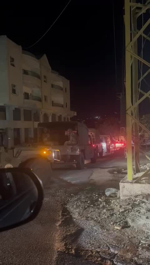 بالفيديو: قوة من الجيش تنتشر في بيت ليف لحماية الأهالي وتفتيش منازل مهددة بالقصف