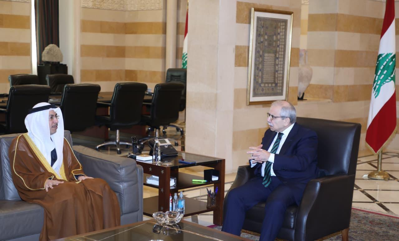 سلام يبحث العلاقات الثنائية مع سفير الإمارات ويواصل لقاءاته مع وفود دولية وروحية وتربوية في السرايا