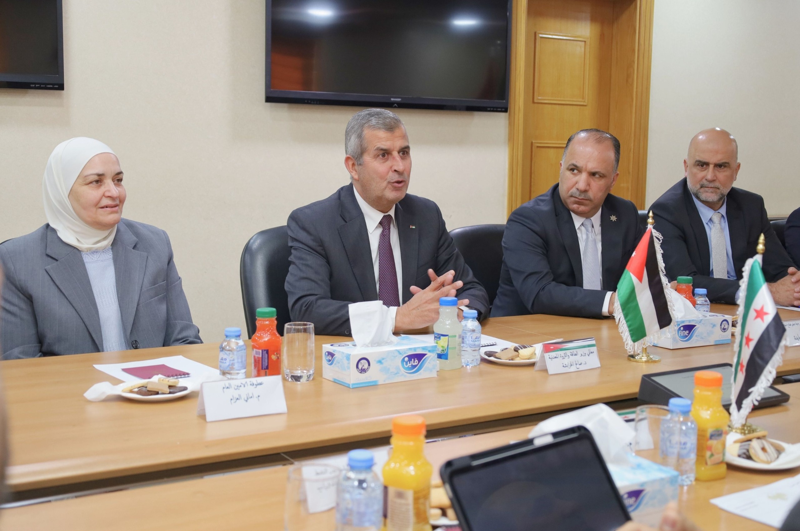 عمّان تحتضن اجتماعات التعاون الثلاثي المشترك بين الأردن وسوريا ولبنان لمناقشة مشاريع الكهرباء والغاز