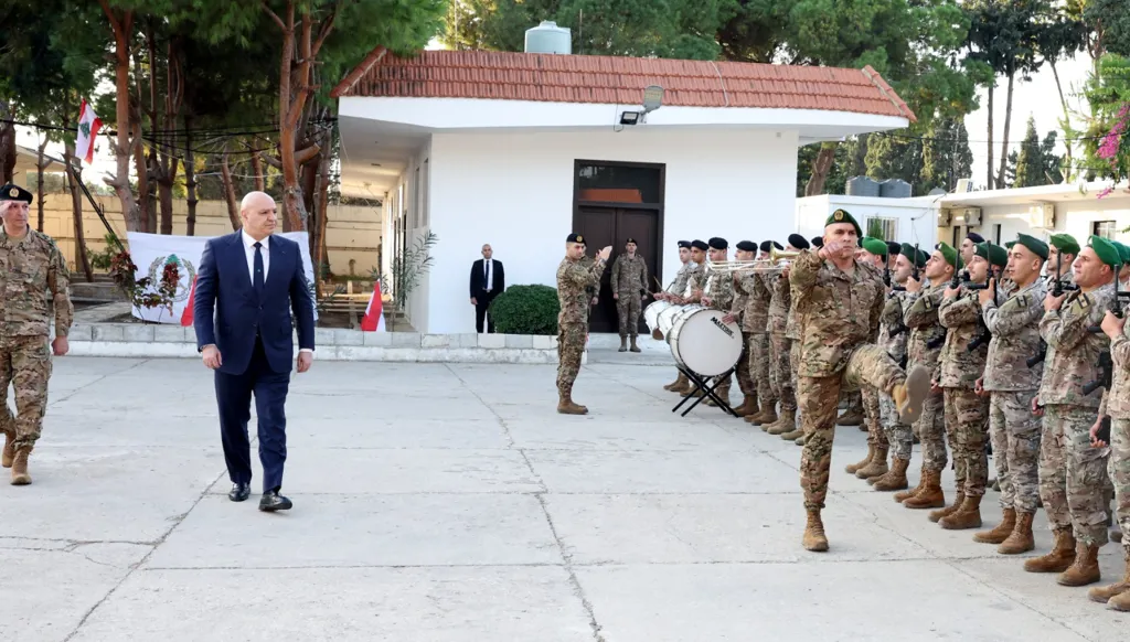 الجنوب محور ذكرى الاستقلال.. ومبادرة رئاسية من 5 نقاط لحل مستدام<br />
ترامب: سأوجِّه دعوة لعون إلى البيت الأبيض وحزب الله مشكلة.. ووزير الخارجية المصري في بيروت الأربعاء