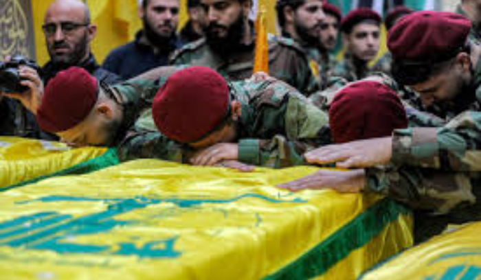 حرب «كسر عظم» لأسابيع لتحديد دور حزب الله بعد وقف النار<br />
جعجع لا يمانع من انتخاب رئيس بلا الشيعة.. والحركة في مطار بيروت منتظمة