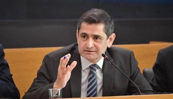 قيومجيان: لا تصح المساواة بين حزبيعيش حالة انكار وفريق يتمسك بسيادة الدولة