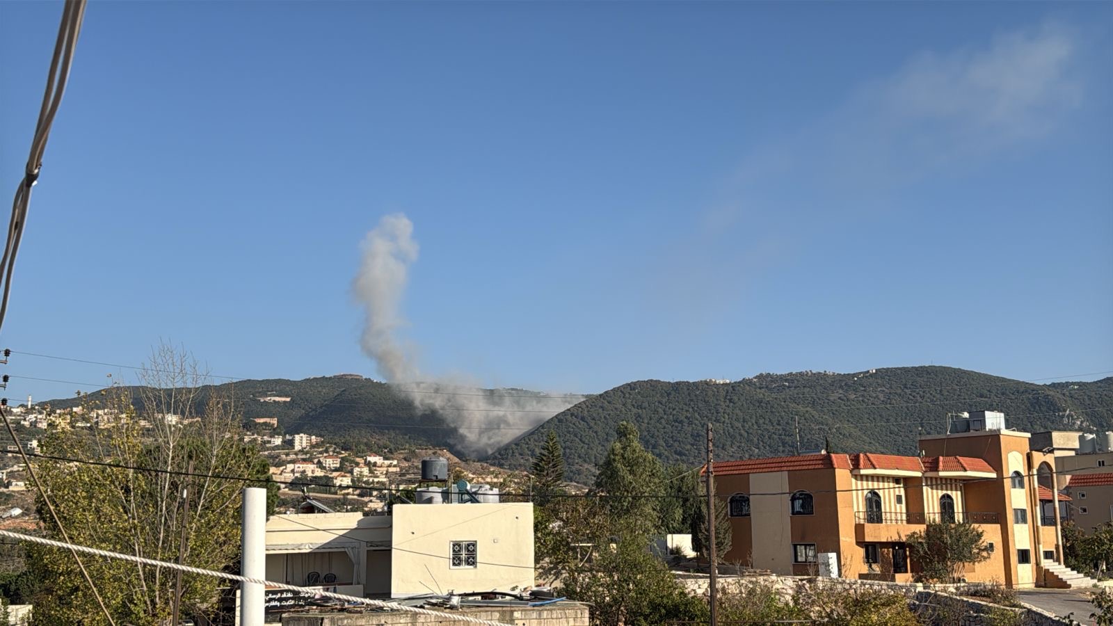 بالفيديو - موجة غارات إسرائيلية مكثّفة تطال الجنوب والبقاع… وإصابات في شمسطار