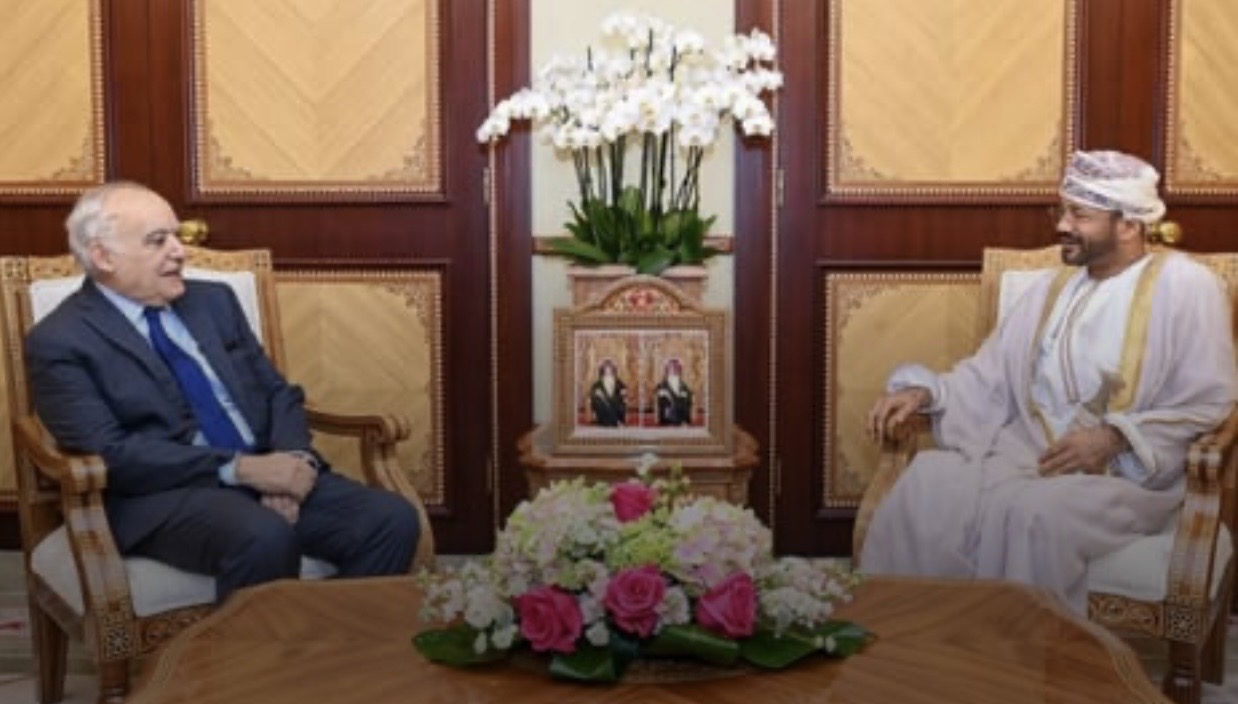 سلامة التقى وزير الخارجية العمانية في مسقط على هامش مؤتمر منتدى أوسلو