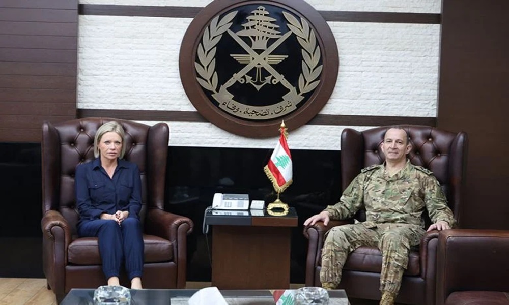 الأوضاع العامة بين قائد الجيش وبلاسخارت