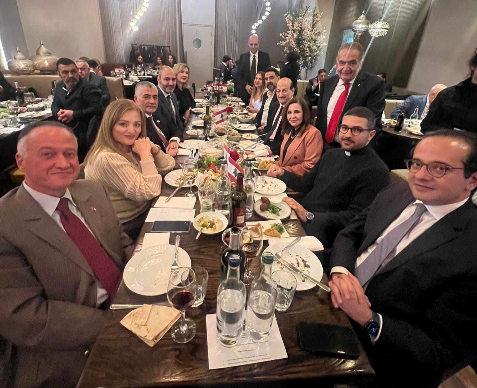 الجامعة  اللبنانية  الثقافية تحتفل في المملكة المتحدة بعيد الاستقلال.