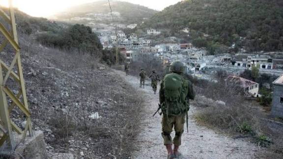 العدو الإسرائيلي يمشّط محيط عيترون وسط تحركات آليات ثقيلة