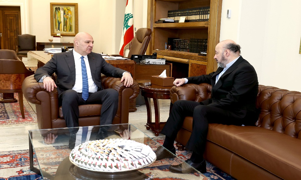 رياشي موفدًا من جعجع في بعبدا