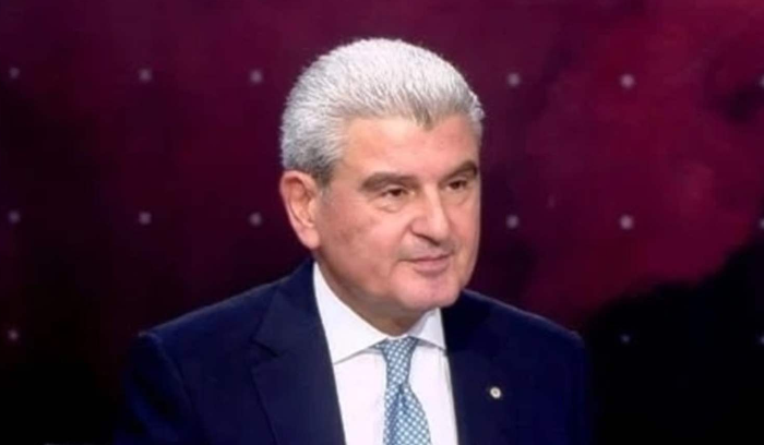 وزير الصناعة تسلم التقرير النهائي عن شبهات الفساد في الوزارة