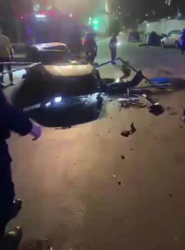 بالفيديو - مقتل شخصين إثر سقوط دراجة نارية من جسر الفيات على سيارة في سوق الأحد