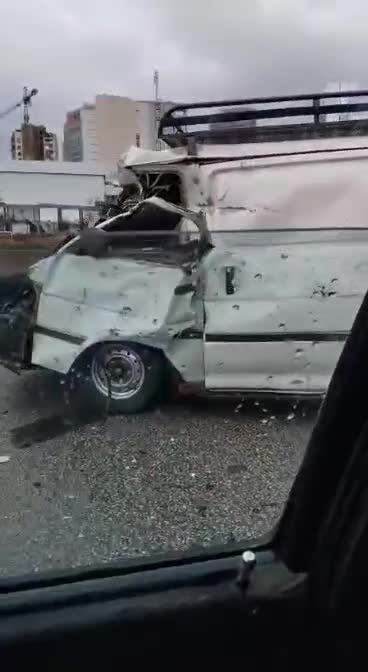 بالفيديو - مأساة على طريق جسر الفيات – سوق الأحد: وفاة عائلة كاملة وشاب في حادث سير مروّع