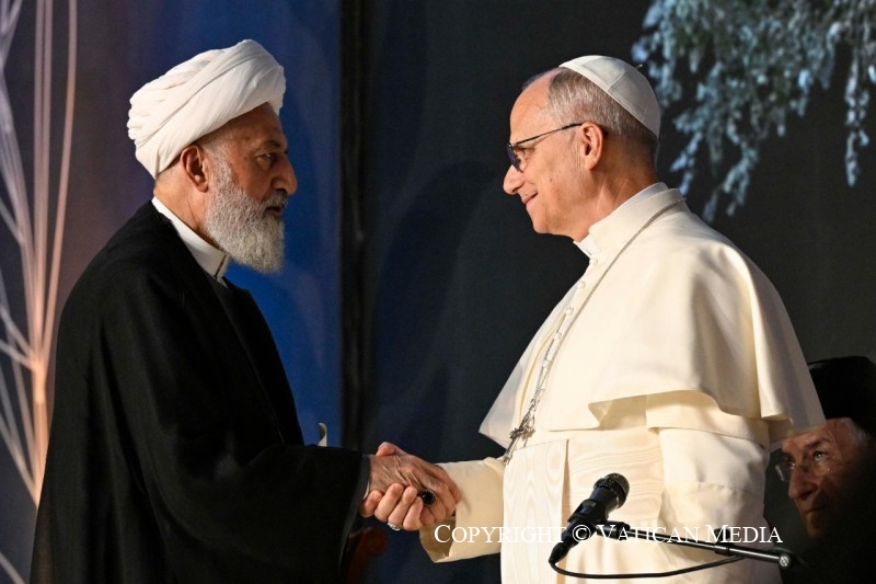 الشيخ الخطيب مرحّبًا بالبابا من ساحة الشهداء: نأمل أن تثمر زيارتكم في تعزيز الوحدة الوطنية