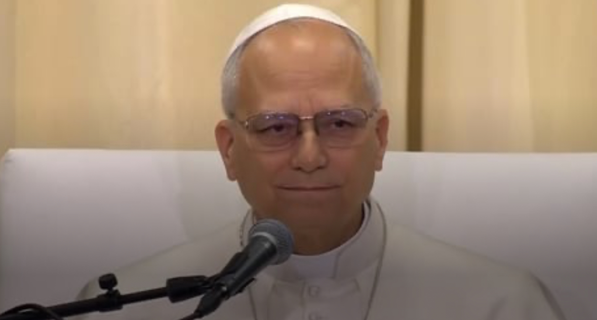 البابا لاوون الرابع عشر يترأس القداس الإلهي في الواجهة البحرية لبيروت