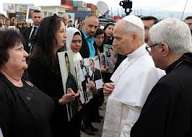 البابا مغادراً: دعوة إلى السلام ونزع السلاح.. والفاتيكان يتواصل مع البيت الأبيض<br />
عون: شعبنا قرَّر الصمود بالمحبة والحق.. وأورتاغوس تحمل شحنة تهديدات من تل أبيب