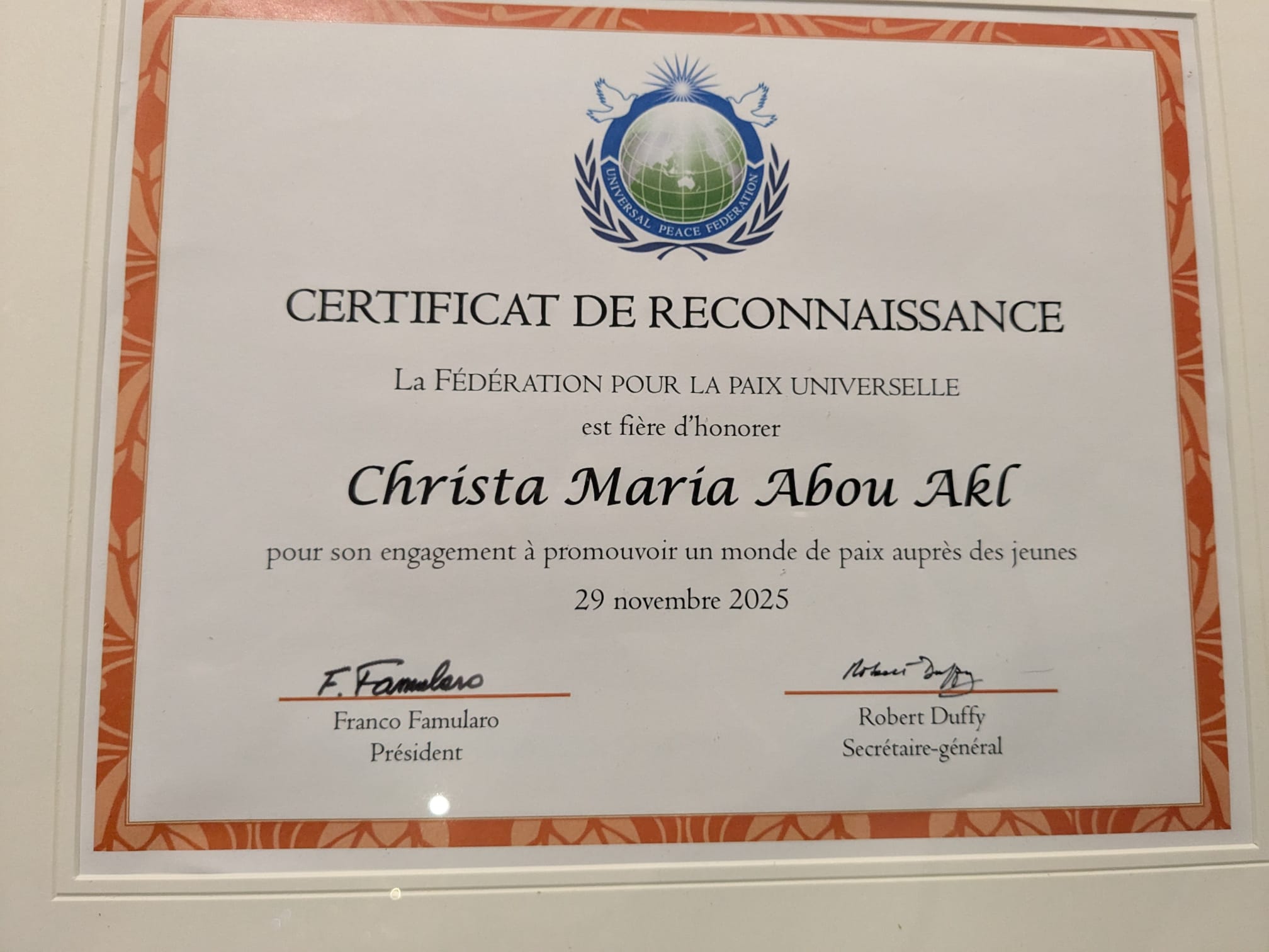 شهادة تقدير دولية لكريستا ماريا أبو عقل من الفيدرالية العالمية للسلام