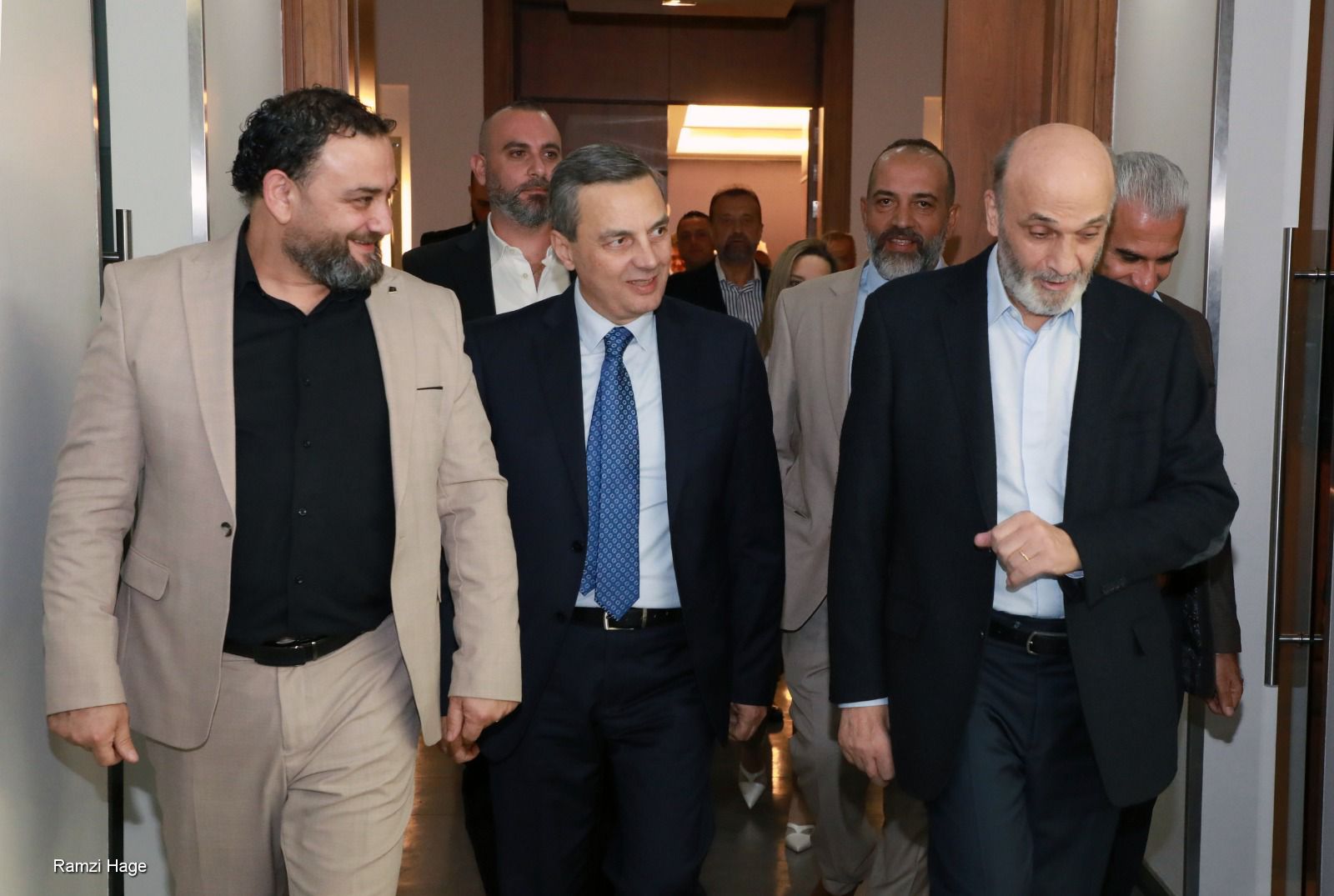 لقاء في معراب بين جعجع ووفد بلدية بريح لبحث شؤون البلدة