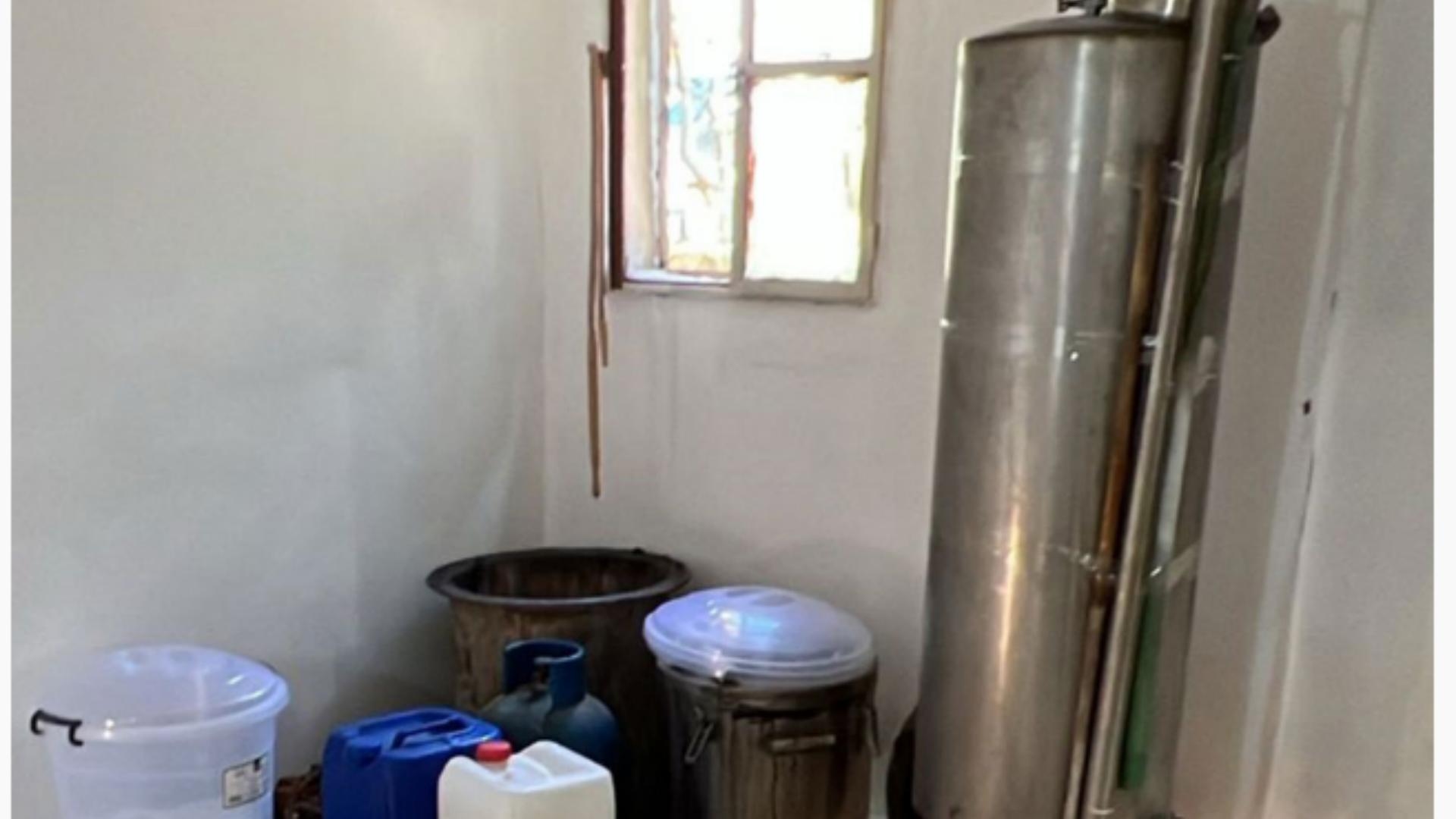 الجيش يضبط معملاً لتصنيع المخدرات!