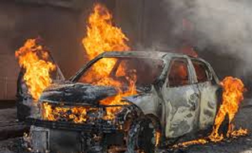 إحتراق سيارة في صور