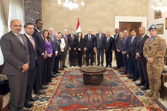 لبنان يُفاوض... و«إسرائيل» تُصعّد... وعود الضمانات تتهاوى في الجنوب<br />
قاسم: المشاركة برئيس مدني سقطة شبيهة بـ 5 آب<br />
رسالة دعم للبنان من مجلس الأمن