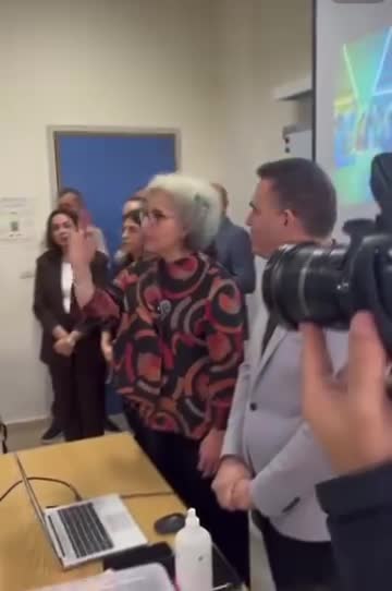 بالفيديو - كرامي تبدي انزعاجها من سؤال أساتذة حول إلغاء شهادة البريفيه