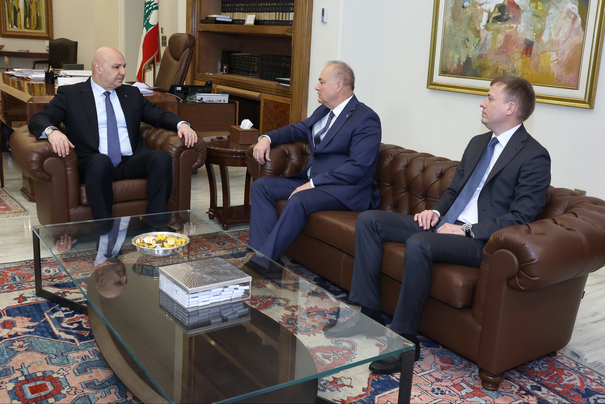 رئيس الجمهورية تبلّغ من سفير روسيا دعم بلاده مواقف لبنان حيال التطورات
