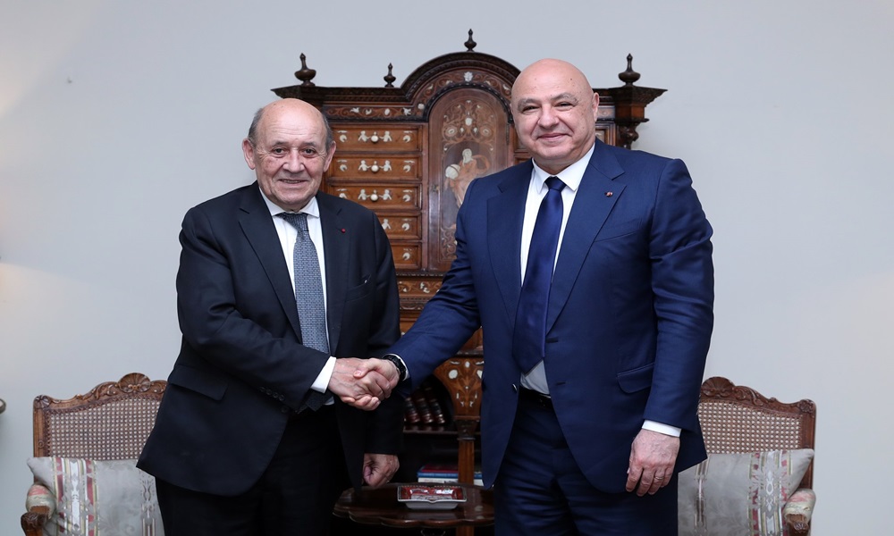 لودريان يلتقي عون في بعبدا