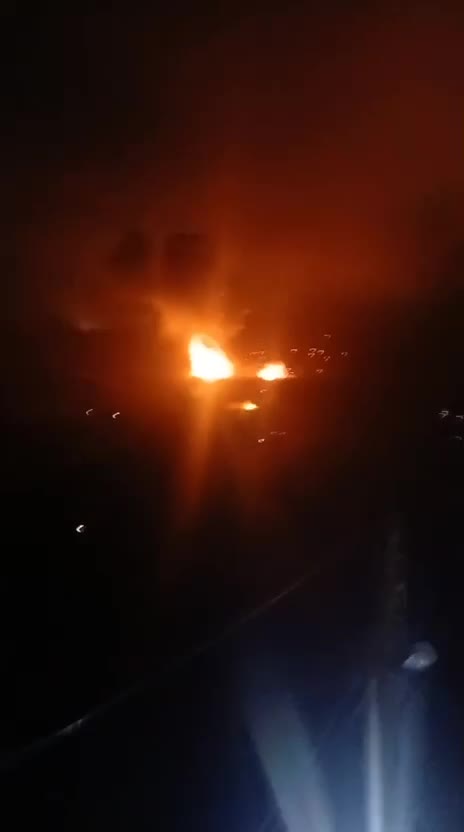 غارات  تستهدف مواقع لـ«حزب الله» في الجنوب… وادعاءات اسرائيلية باستهداف مركز تدريب لـ«الرضوان»