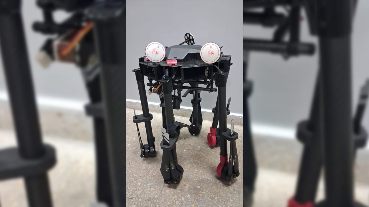 ضبط 4 طائرات درون... وماذا أعلن المُستورد؟