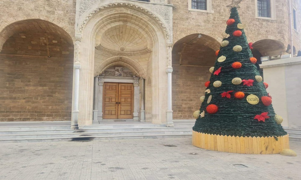 محاولة إحراق شجرة الميلاد في طرابلس!