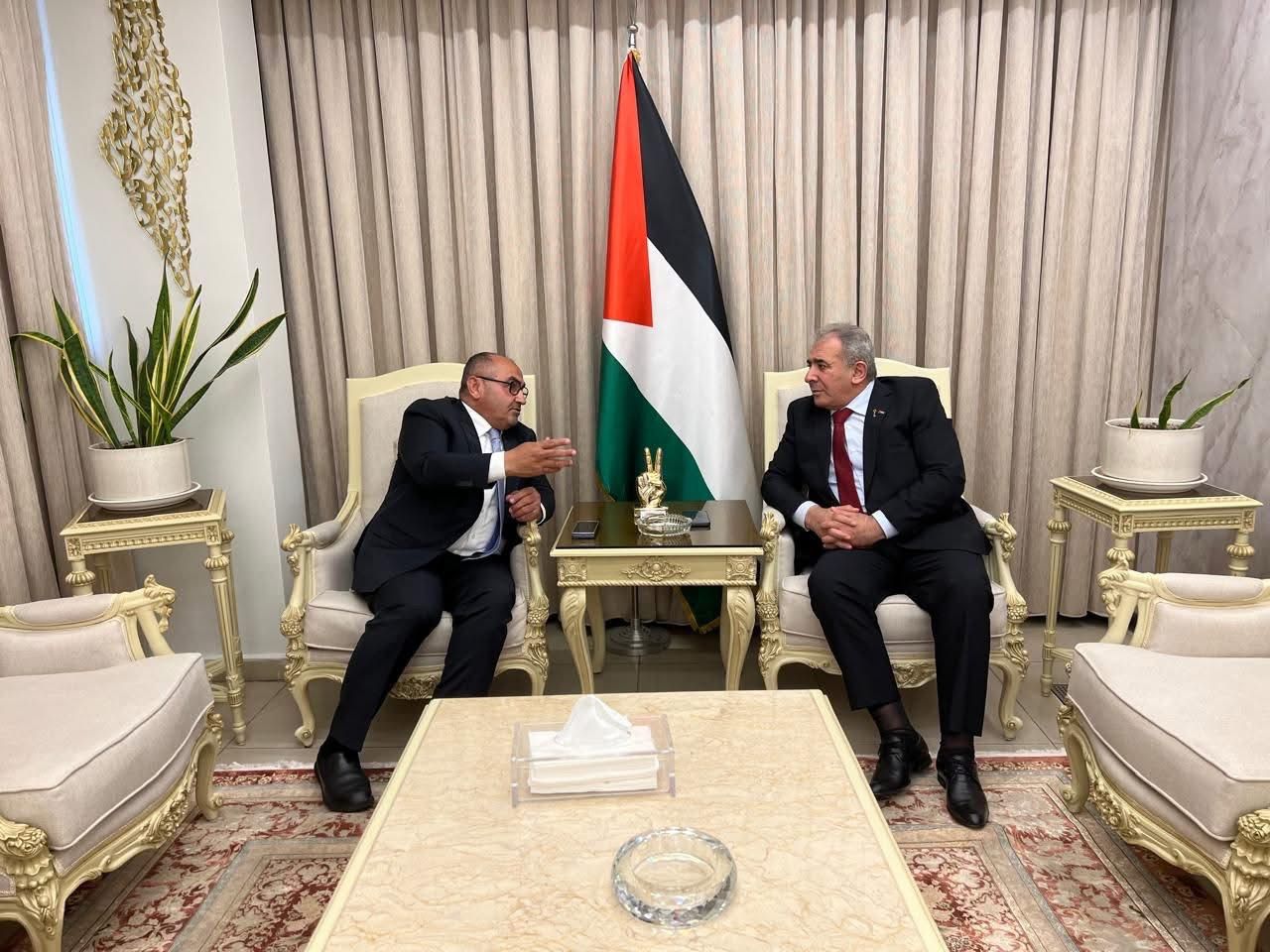 الحشيمي زار السفير الفلسطيني ويؤكد الدعم المستمر للقضية الفلسطينية