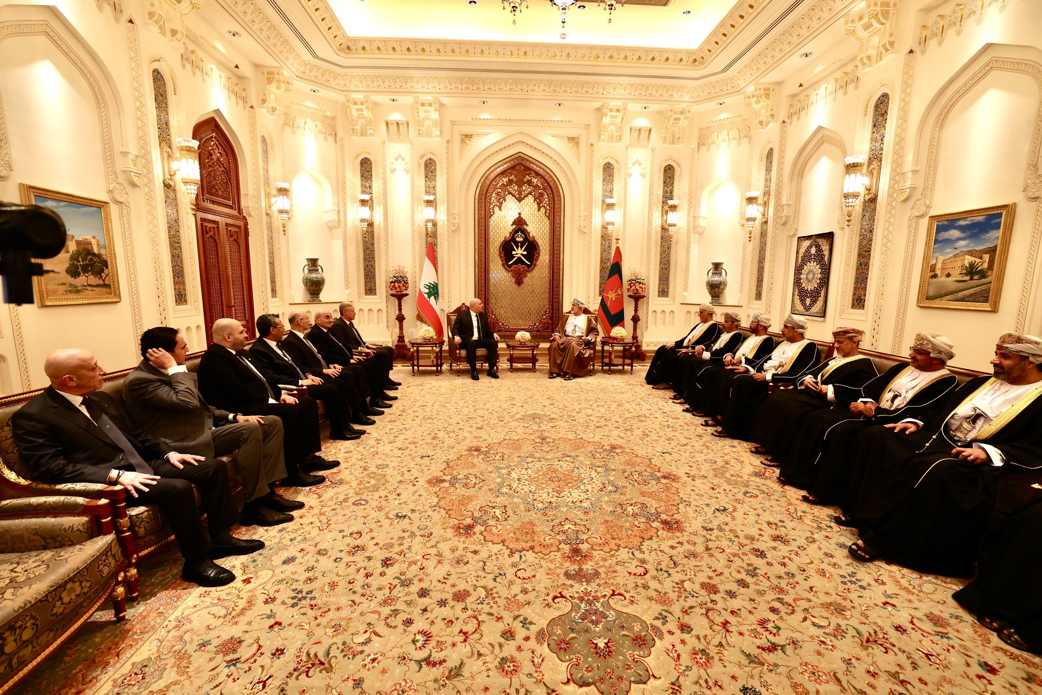 جولة محادثات ثانية بين الرئيس جوزاف عون والسلطان هيثم بن طارق في قصر العلم