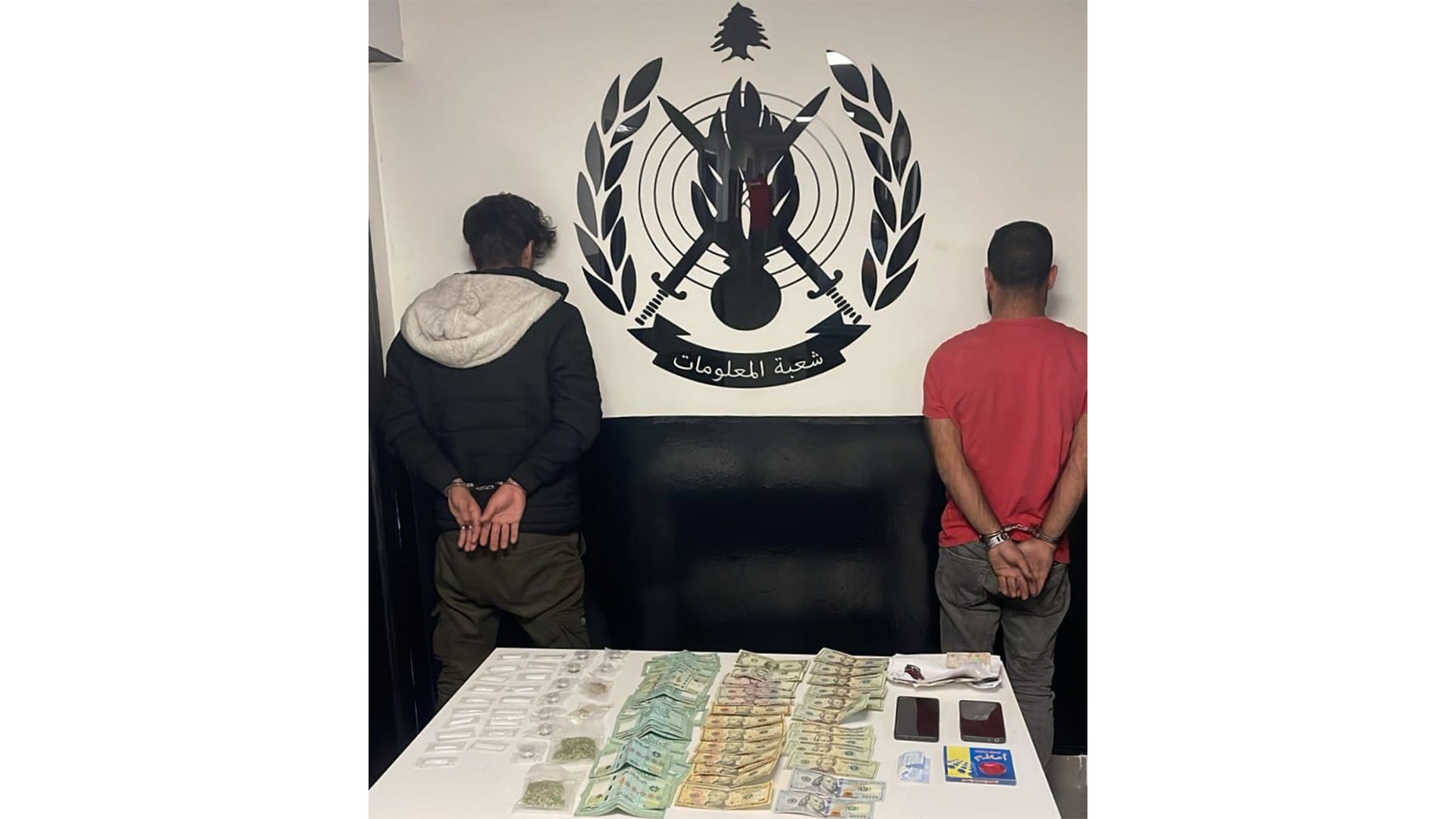 روّجا المخدّرات على متن درّاجة آليّة في كسروان، وشعبة المعلومات توقفهما وتضبط كميّة من المواد الممنوعة