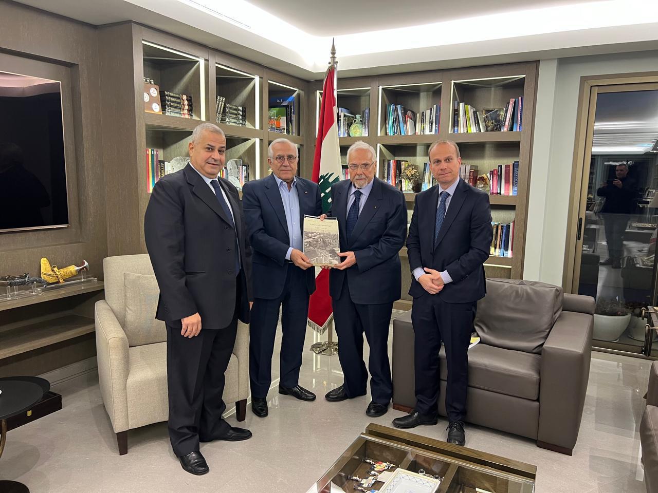 الرئيس سليمان يستقبل وفد 