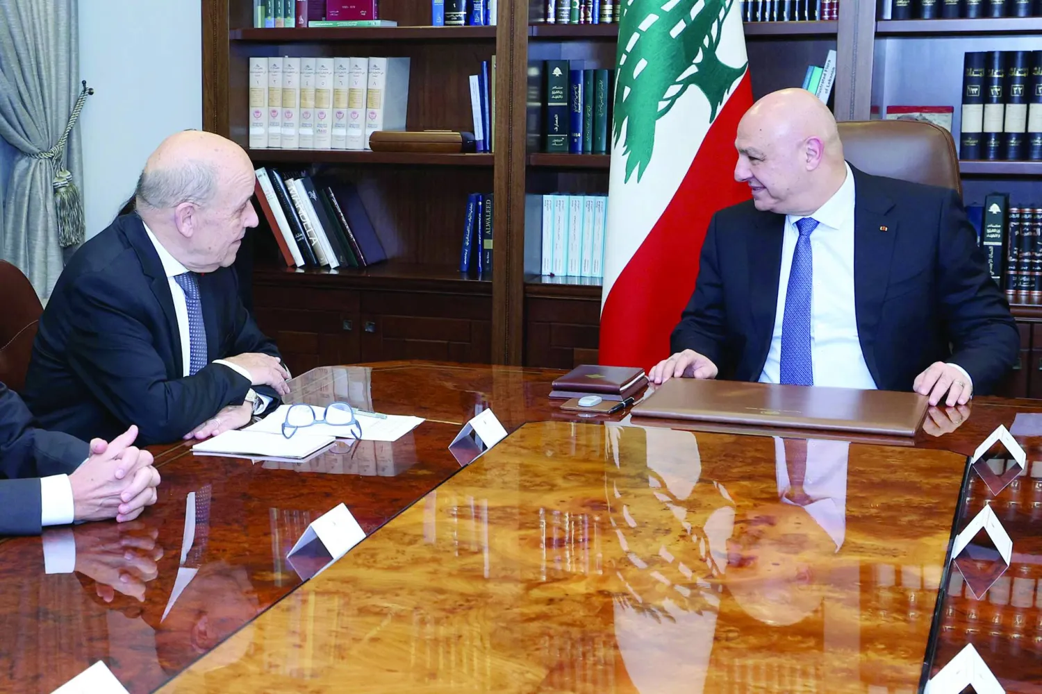 قراءة فرنسية في الوضع اللبناني المعقّد
باريس تريد تطوير عمل «الميكانيزم» ونزع حجج التصعيد الإسرائيلية