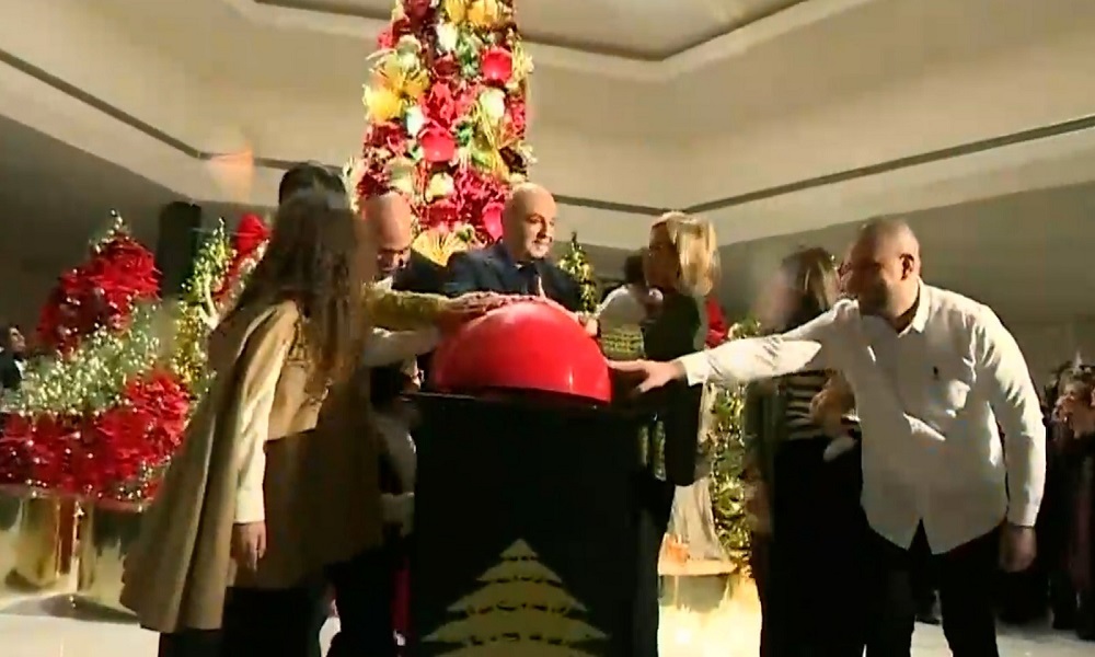 إضاءة شجرة الميلاد في قصر بعبدا