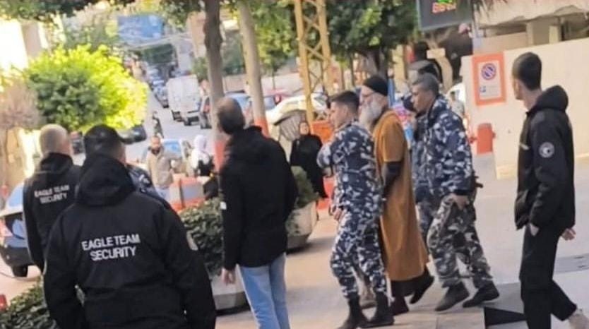 نقل أحمد الأسير إلى المستشفى