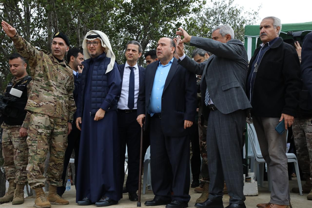 وفد من السفراء والملحقين العسكريين  في ثكنة صور للاطلاع على تطبيق خطة سحب السلاح