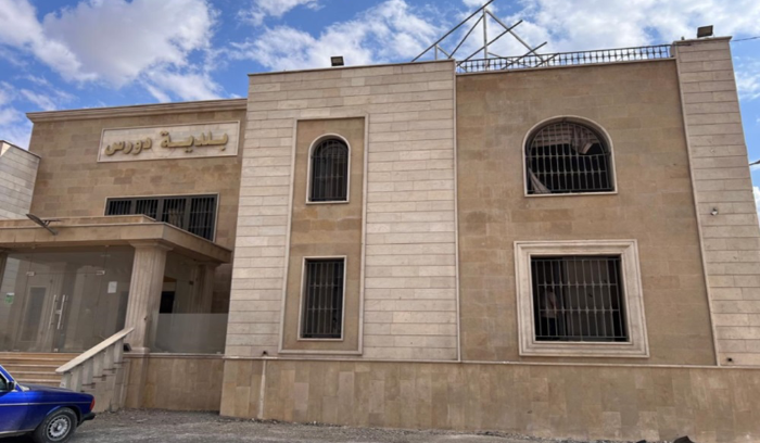 أضرار جسيمة في بلدية دورس جراء القصف