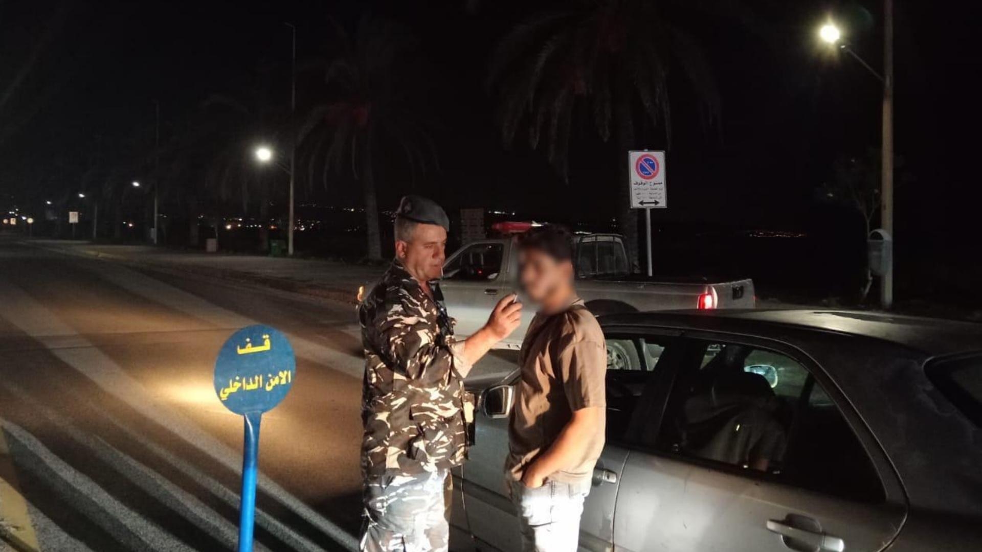 بالصّور: حواجز لقياس نسبة الكحول لدى السائقين
