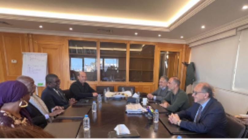 رسامني عرض مع رئيس هيئة الطيران المدني لتطوير القطاع