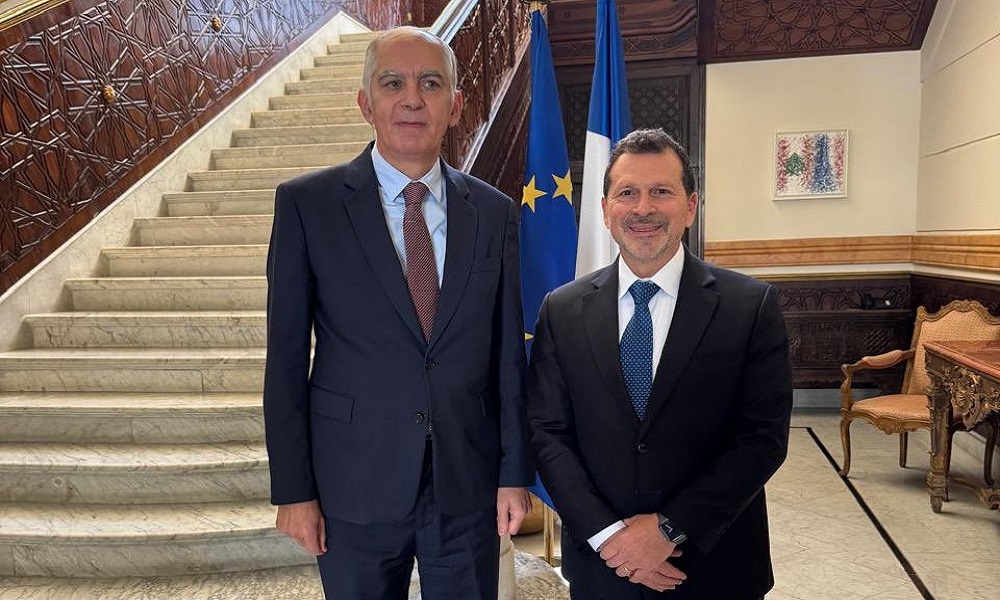 شحادة التقى ماغرو… وهذا ما تم بحثه